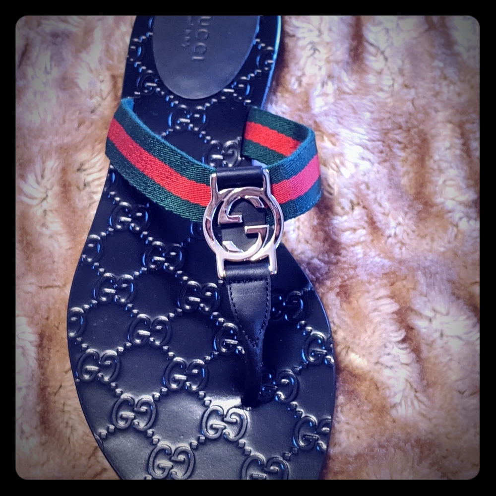 Gucci Black Thong Sandals
